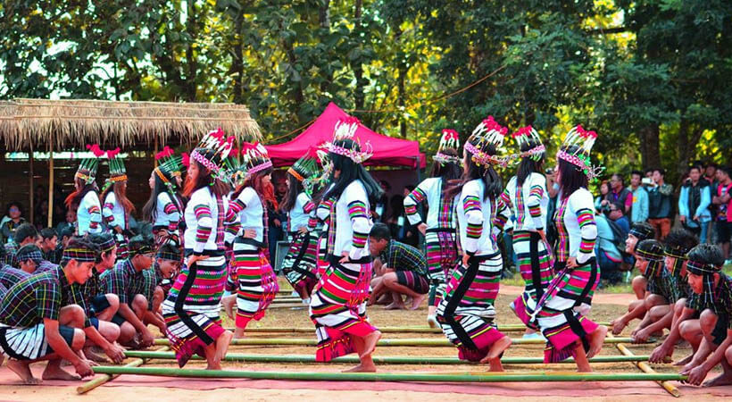 Mizo Cheraw bamboo dance traditional performance